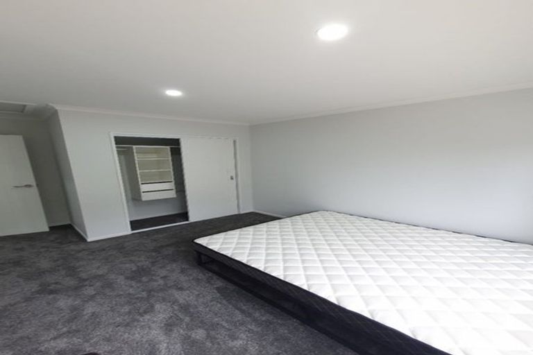 Photo of property in 425d Great South Road, Opaheke, 2113
