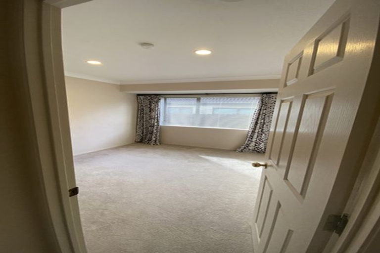 Photo of property in 10 Mullagh Place, East Tamaki Heights, Auckland, 2016