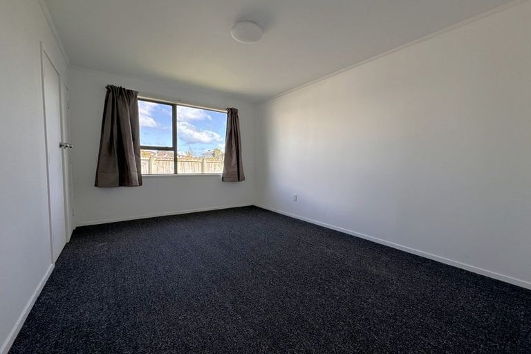 Photo of property in 11 Karepo Crescent, Ranui, Auckland, 0612