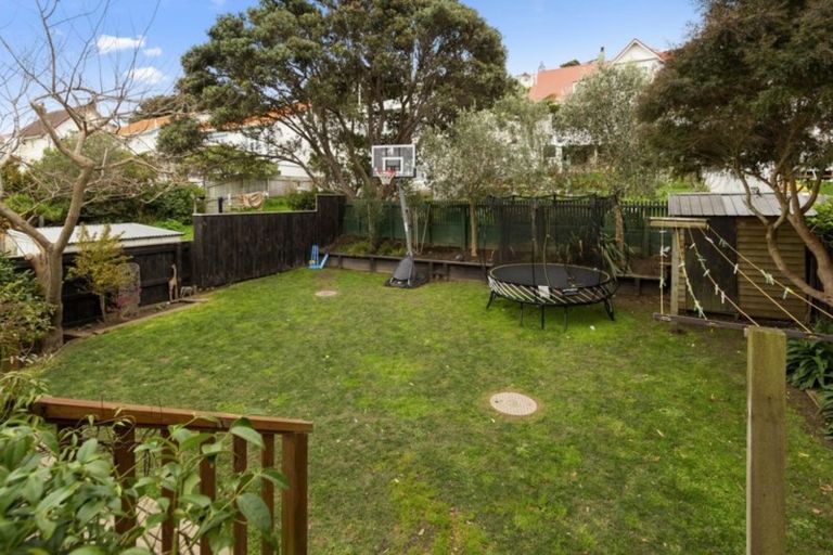 Photo of property in 18 Hohiria Road, Hataitai, Wellington, 6021