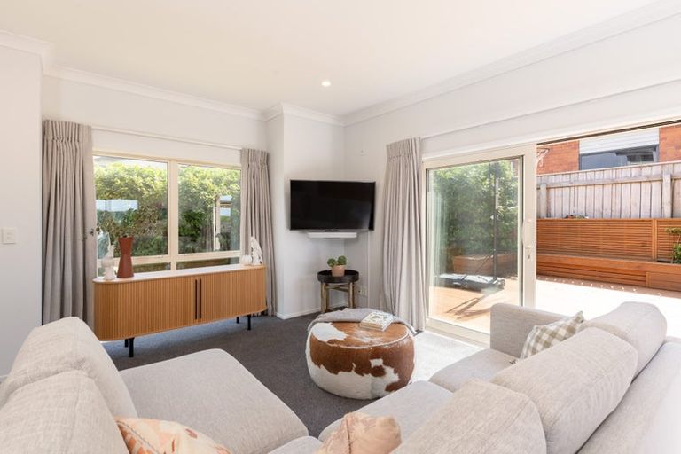 Photo of property in 51 Erlestoke Crescent, Churton Park, Wellington, 6037