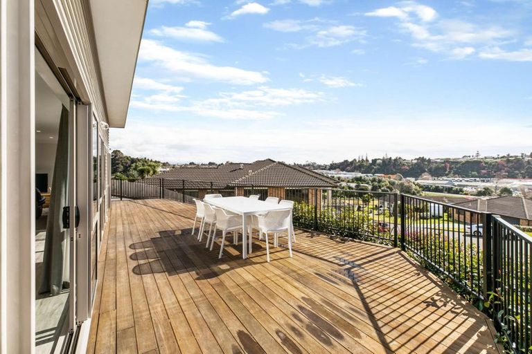 Photo of property in 14 Ko Place, Pyes Pa, Tauranga, 3112