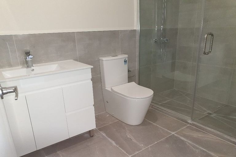 Photo of property in 21 Millcroft Lane, Ranui, Auckland, 0612