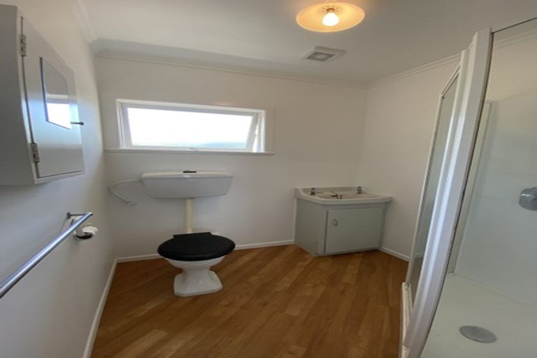 Photo of property in 2 Totara Grove, Hillcrest, Auckland, 0627