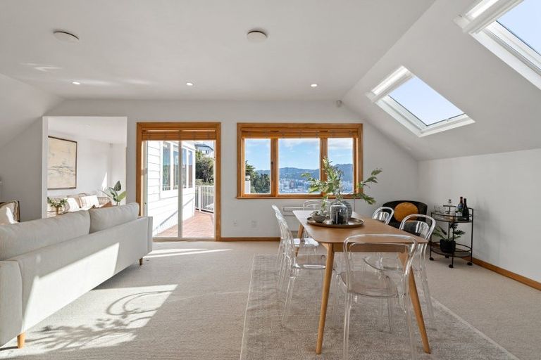 Photo of property in 78 The Crescent, Roseneath, Wellington, 6011