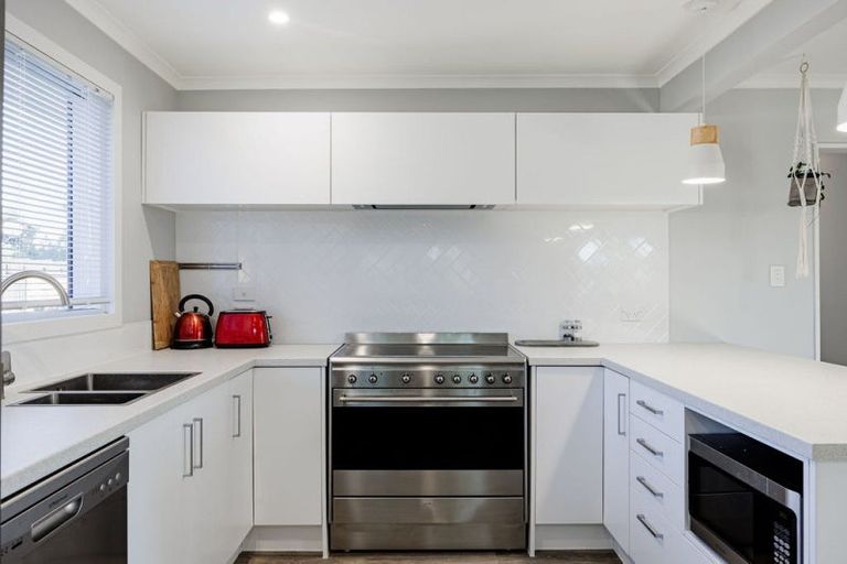 Photo of property in 3 Ryan Crescent, Greenmeadows, Napier, 4112