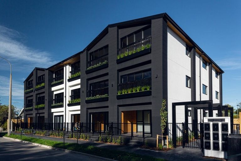 Photo of property in 2/466 Hagley Avenue, Christchurch Central, Christchurch, 8011