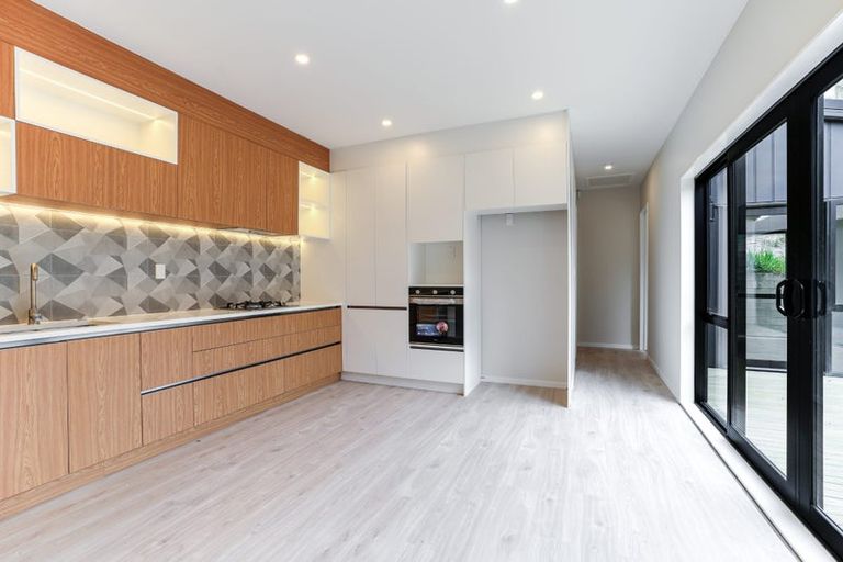 Photo of property in 13 Horokaka Street, Massey, Auckland, 0614