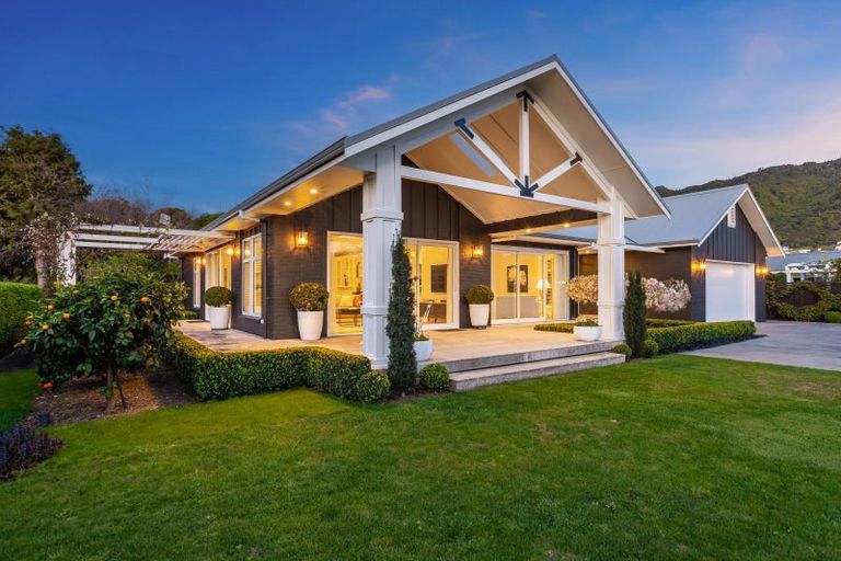 Photo of property in 35a Awanui Drive, Waikanae, 5036