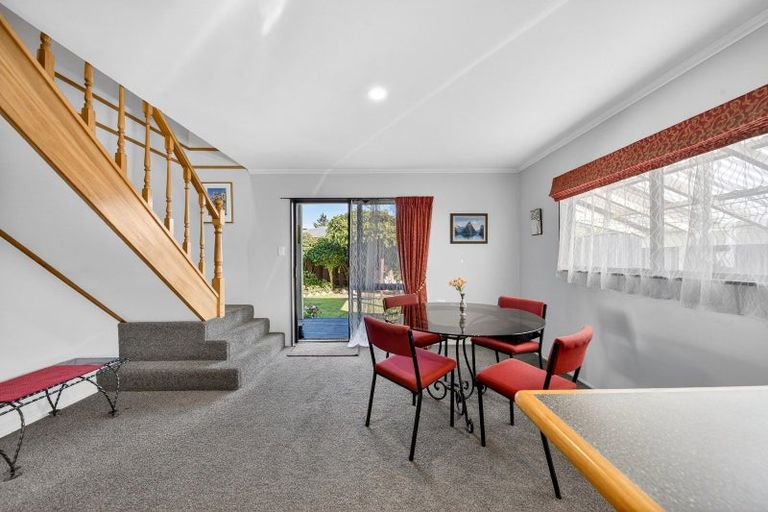 Photo of property in 1a Hornsby Street, Carterton, 5713