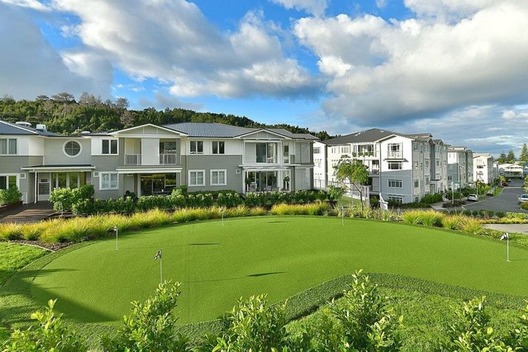 Photo of property in 2 Sunshine Terrace, Orewa, 0931