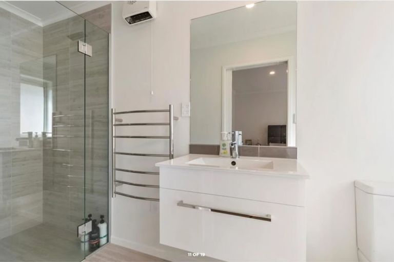 Photo of property in 15 Lincoln Road, Jacks Point, 9371