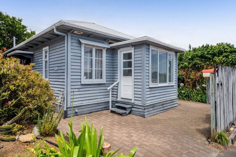 Photo of property in 259 Saint Aubyn Street, New Plymouth, 4310