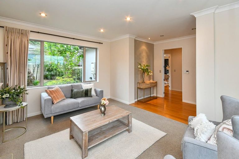 Photo of property in 36 Leburn Crescent, Flat Bush, Auckland, 2016