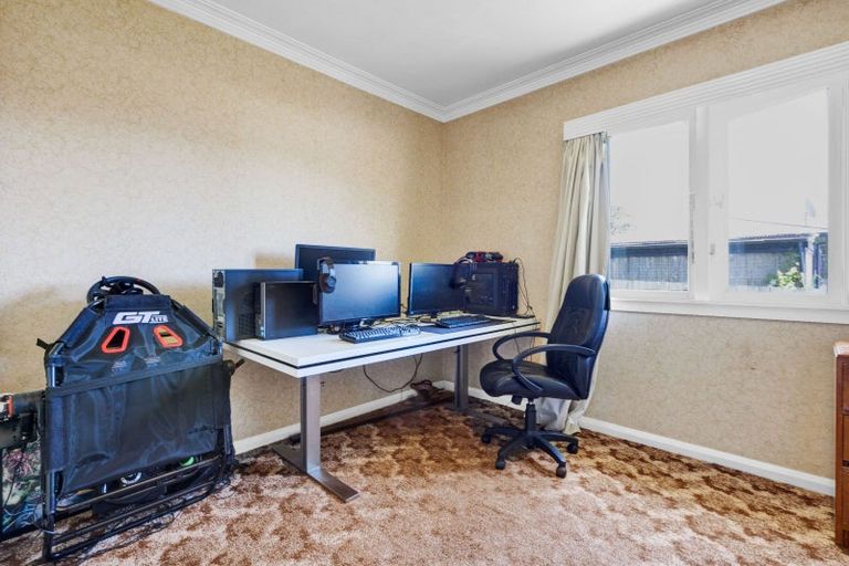 Photo of property in 205 South Road, Spotswood, New Plymouth, 4310