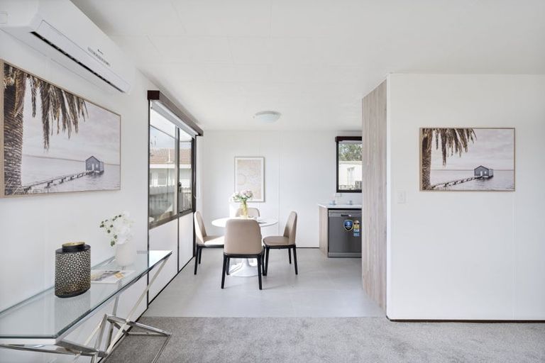 Photo of property in 11 Starforth Place, Henderson, Auckland, 0612