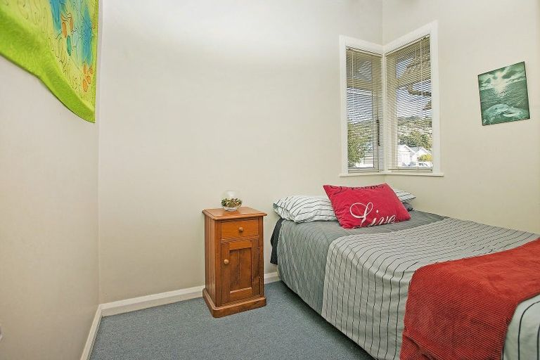 Photo of property in 63 Endeavour Street, Lyall Bay, Wellington, 6022
