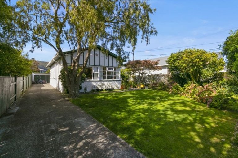 Photo of property in 76 Hautana Street, Woburn, Lower Hutt, 5010