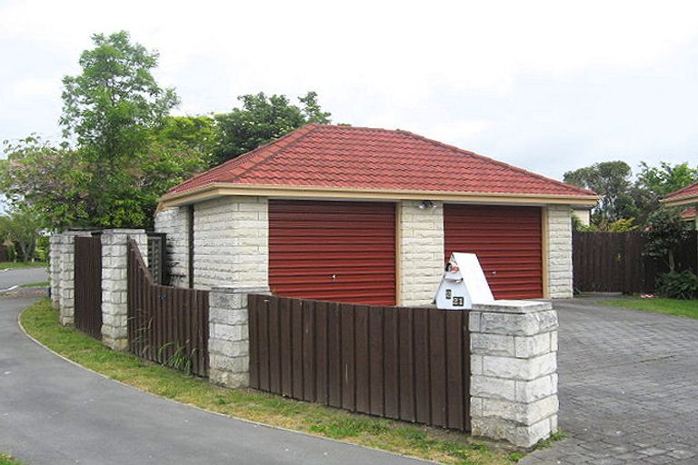 Photo of property in 1/21 Royleen Street, Casebrook, Christchurch, 8051