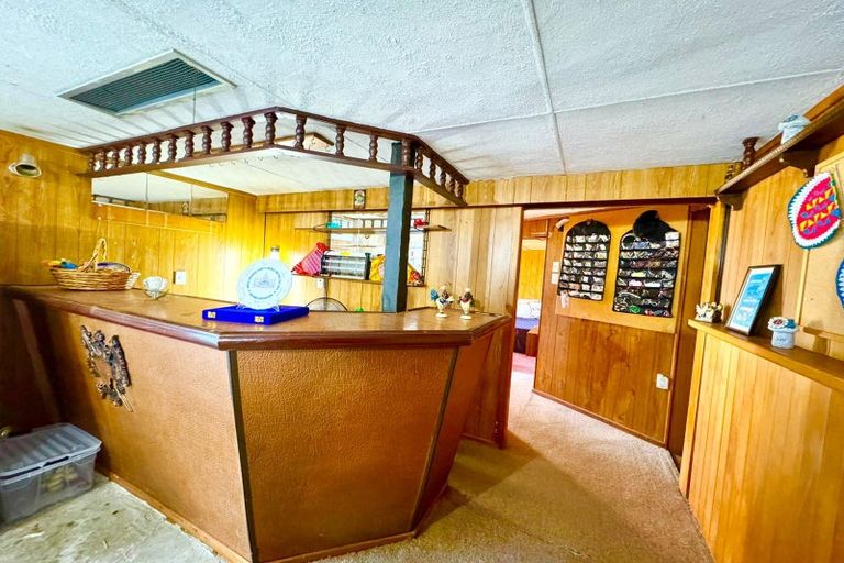 Photo of property in 65 Riverpark Crescent, Henderson, Auckland, 0610