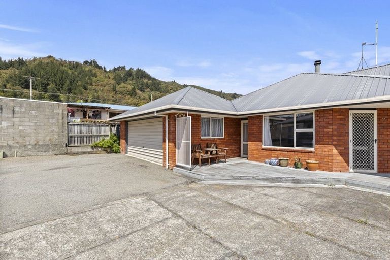 Photo of property in 157b Waikawa Road, Picton, 7220