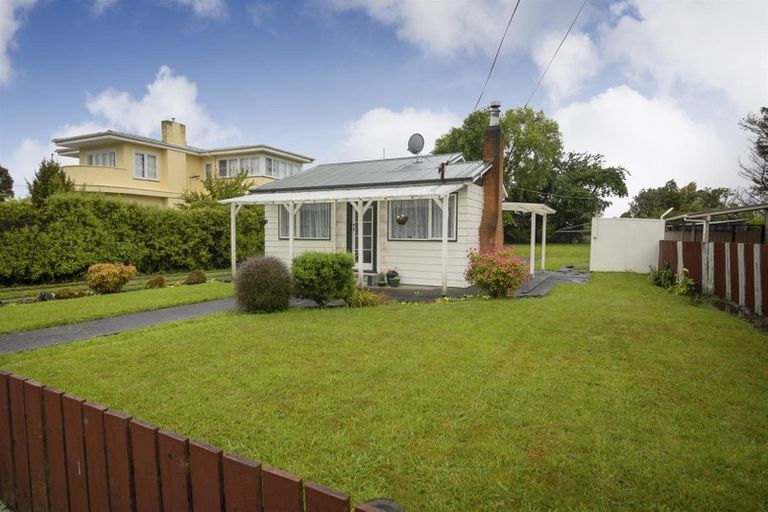 Photo of property in 37 Station Road, Marton, 4710