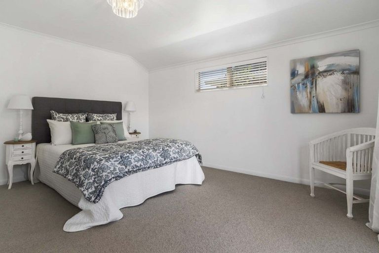 Photo of property in 1 Guildford Place, Bethlehem, Tauranga, 3110