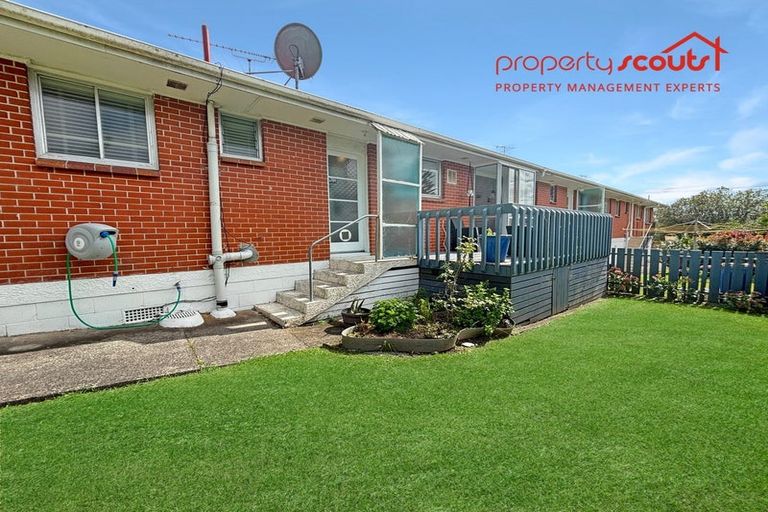 Photo of property in 2 May Avenue, Te Atatu South, Auckland, 0610