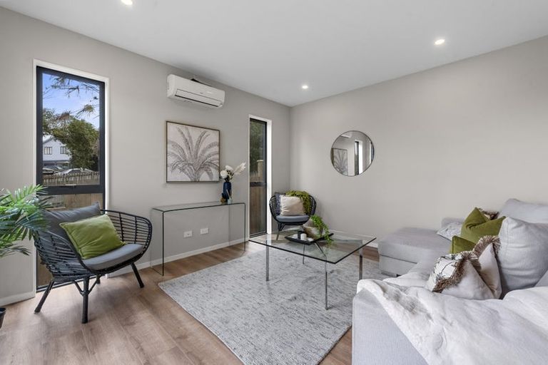 Photo of property in 50 Sandgate Avenue, Botany Downs, Auckland, 2010