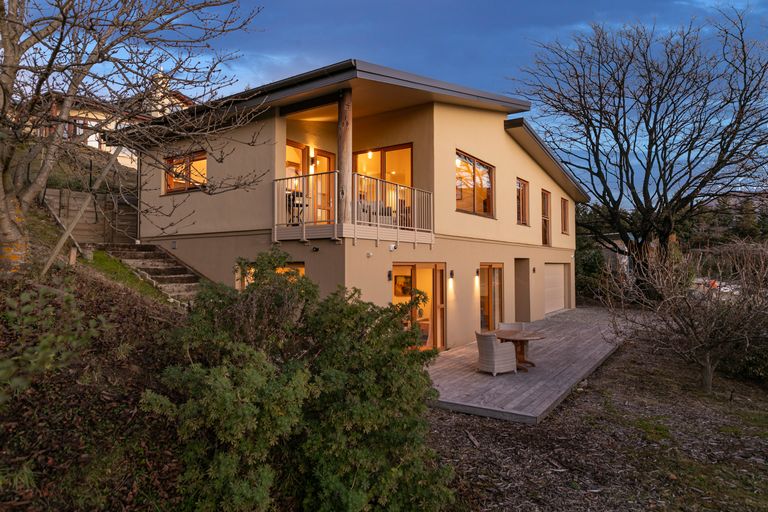 Photo of property in 337 Beacon Point Road, Wanaka, 9305