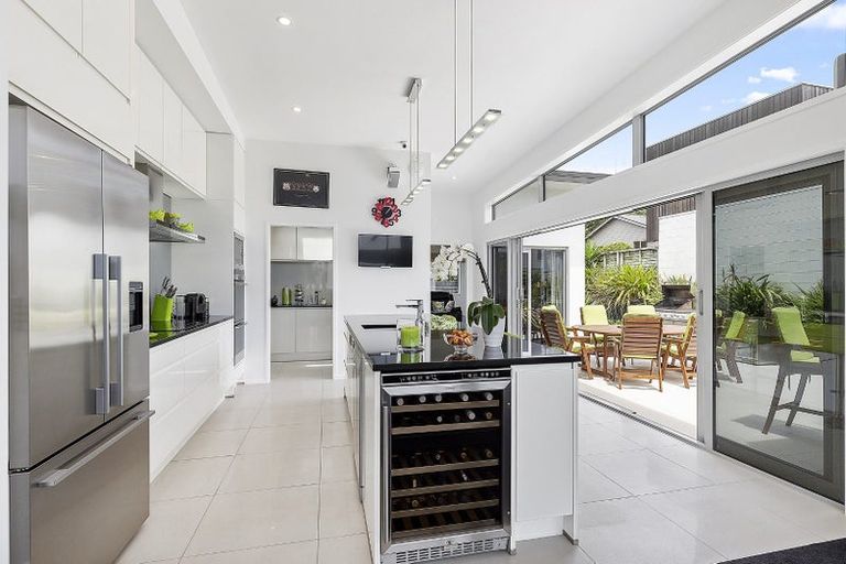 Photo of property in 5 Linacre Way, Tawa, Wellington, 5028