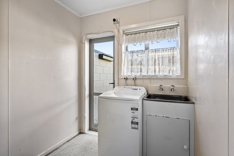 Photo of property in 2 Lemon Street, Strandon, New Plymouth, 4312