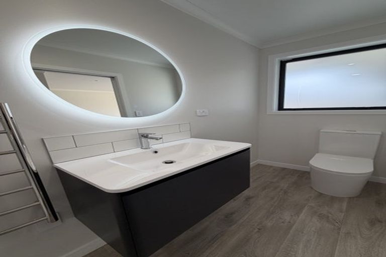 Photo of property in 143 Otuwairoa Esplanade, Opaheke, 2113