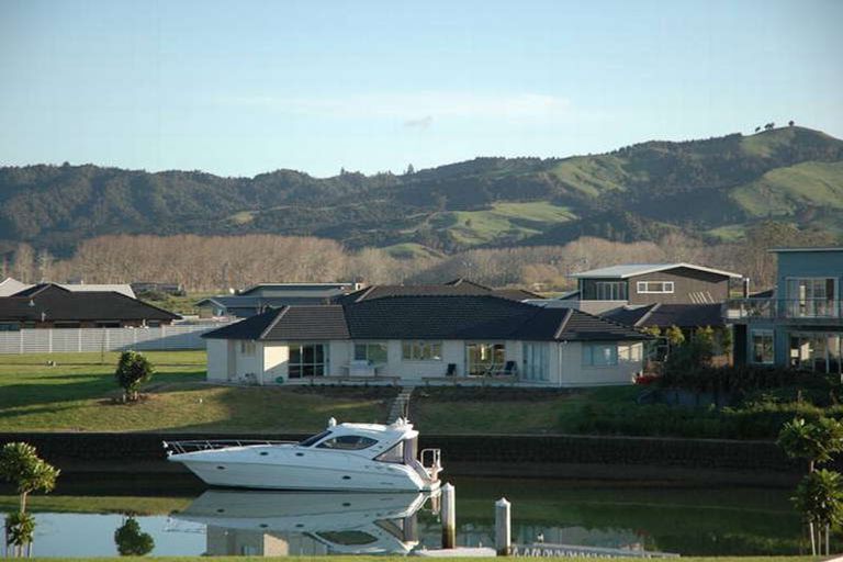 Photo of property in 9 Mermaid Place, Whitianga, 3510