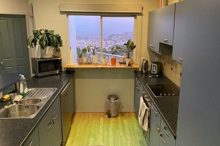 Photo of property in 37u2 Mills Road, Brooklyn, Wellington, 6021