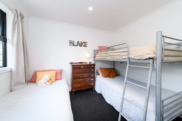 Photo of property in 33 Galea Grove, Kelvin Grove, Palmerston North, 4414