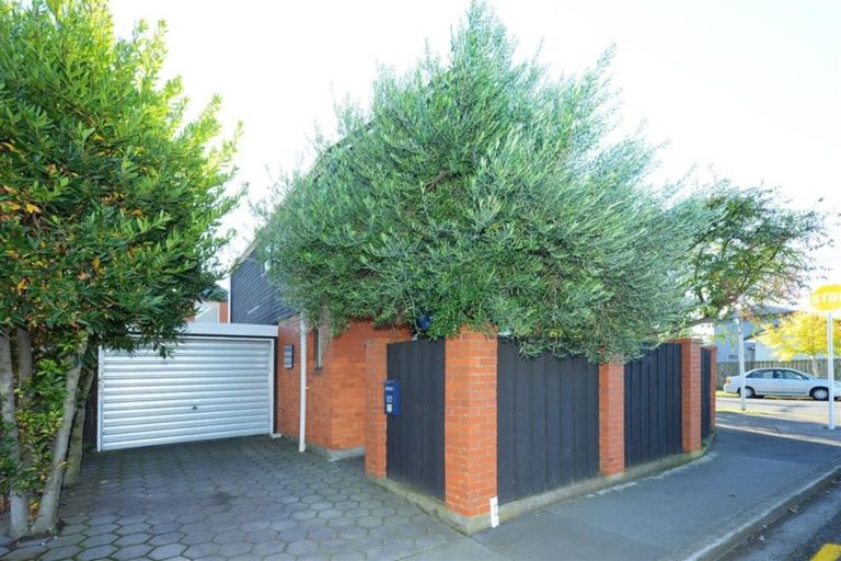Photo of property in 2a Coles Place, St Albans, Christchurch, 8014