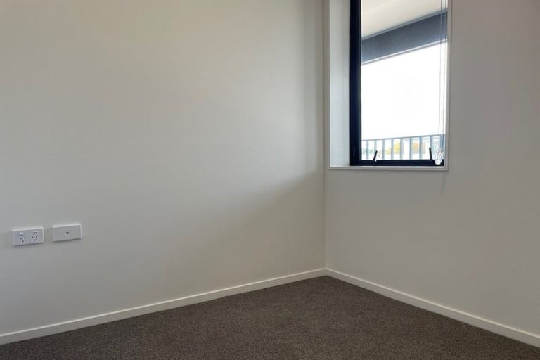 Photo of property in 105/28c Eileen Newey Place, Henderson, Auckland, 0612