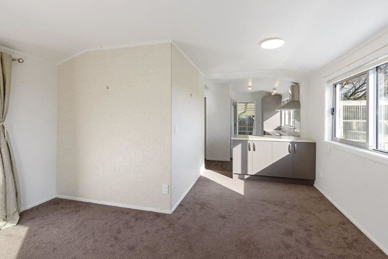 Photo of property in 6 Matenga Street, Waikanae, 5036