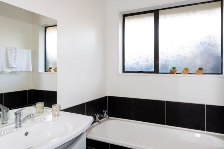 Photo of property in 2 Flaxwood Lane, Waltham, Christchurch, 8023