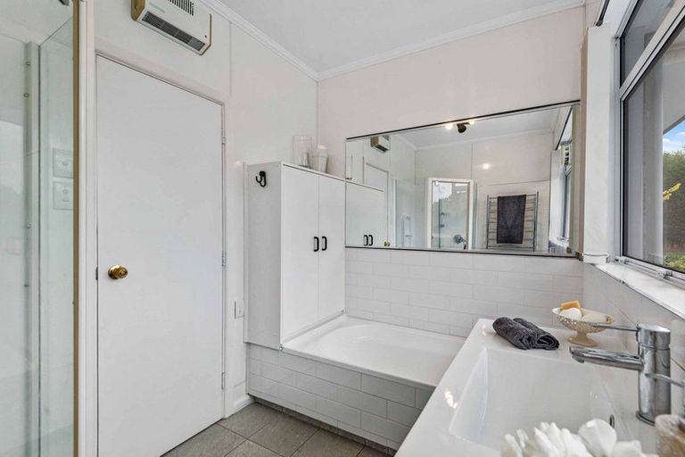Photo of property in 352a Marshs Road, Halswell, Christchurch, 8025