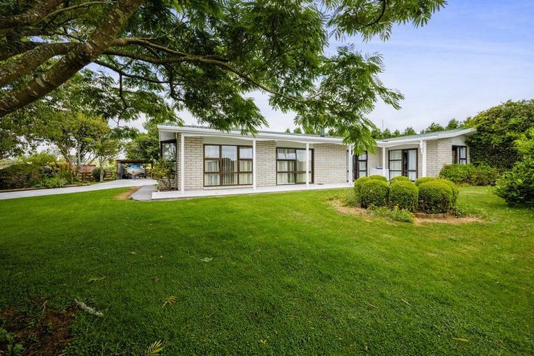 Photo of property in 244 Maata Road, Eltham, 4398