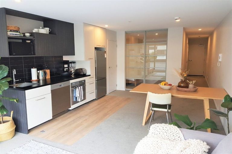 Photo of property in Vsp South, 405/166u Victoria Street, Te Aro, Wellington, 6011