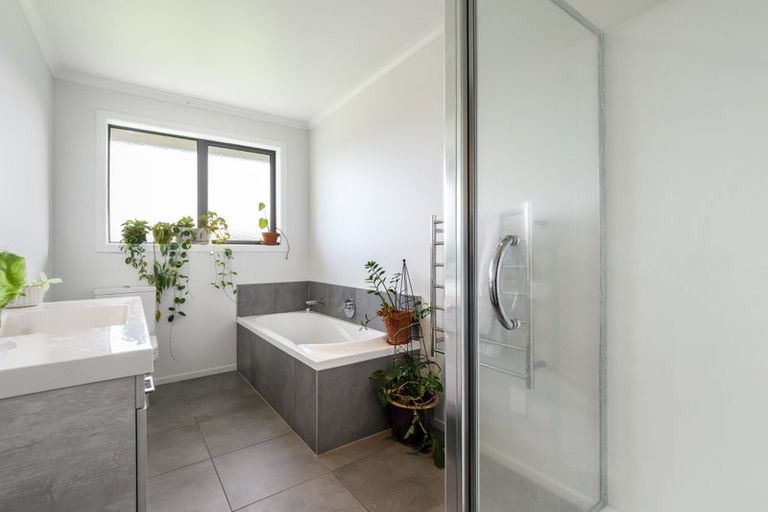 Photo of property in 1 Antrim Glade, Welcome Bay, Tauranga, 3175