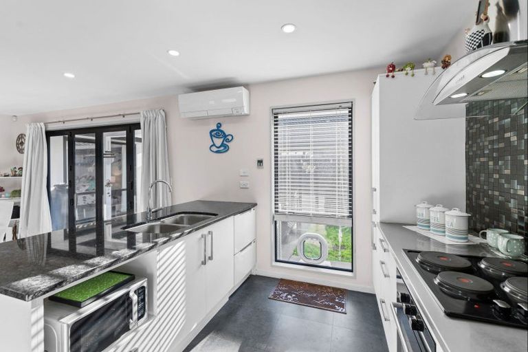 Photo of property in 27 Faringdon Boulevard, Rolleston, 7615