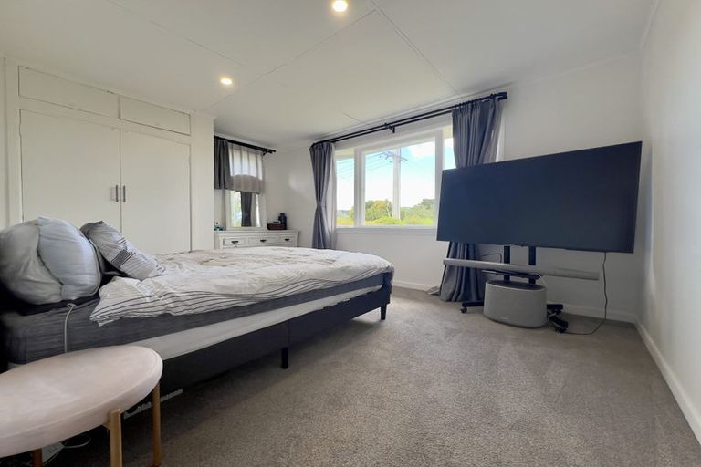 Photo of property in 71 Pomaria Road, Henderson, Auckland, 0610