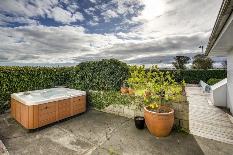 Photo of property in 70 Reynolds Road, Havelock North, 4130