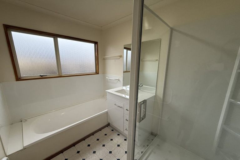 Photo of property in 42 Meadowstone Drive, Wanaka, 9305