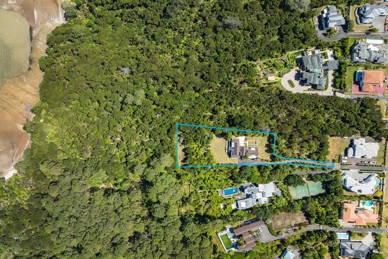 Photo of property in 99 Onetaunga Road, Chatswood, Auckland, 0626