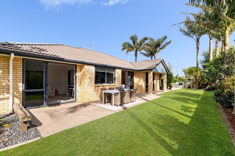 Photo of property in 9 Carrington Drive, Papamoa Beach, Papamoa, 3118